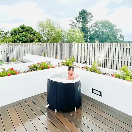 Bed & Breakfast Luxury Getaway Retreat With Scenic Outdoor Space *